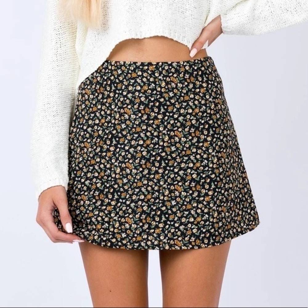 Princes Polly Black Floral Mini Skirt